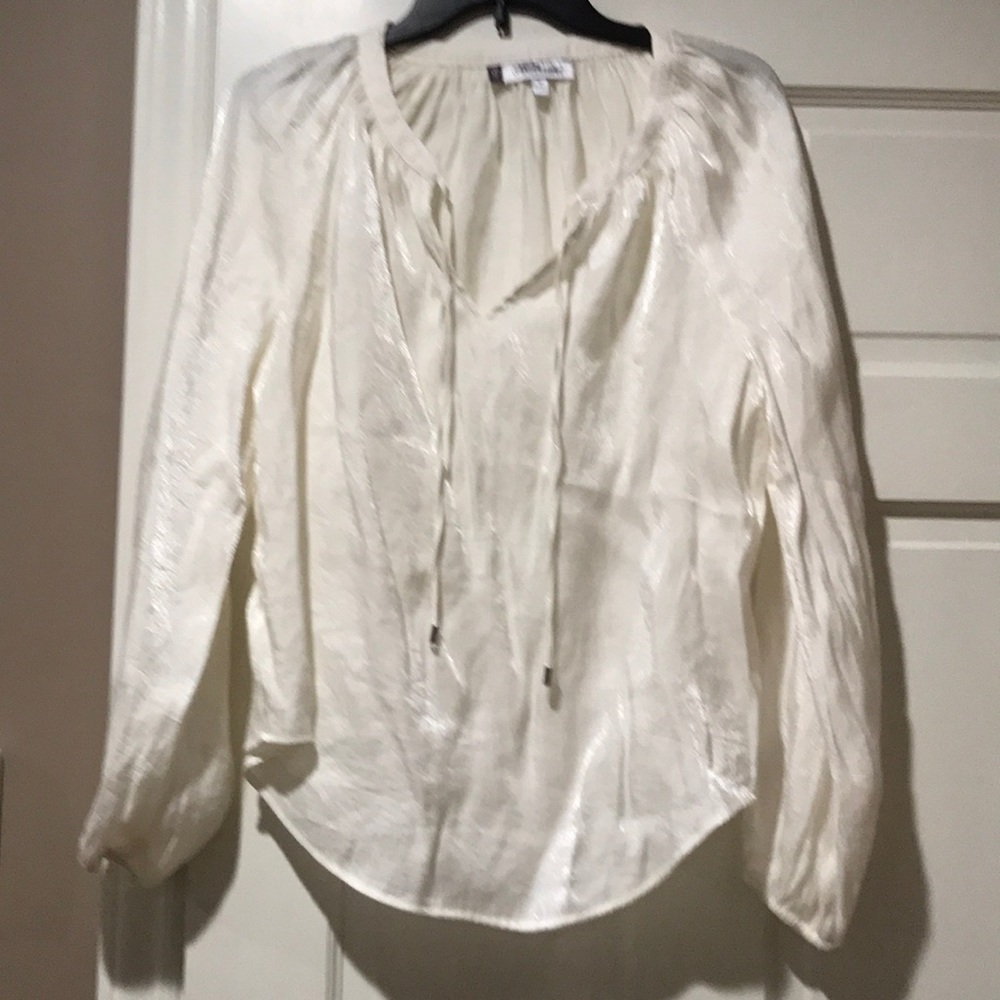 🔥 3 for $15; 2 for 10 Jennifer Lopez Peasant Top